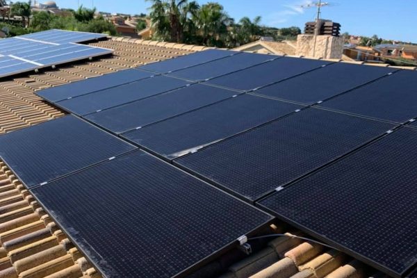impianto fotovoltaico da 6Kw e solare termico con accumulo acqua calda da 300Lt. vs impianti