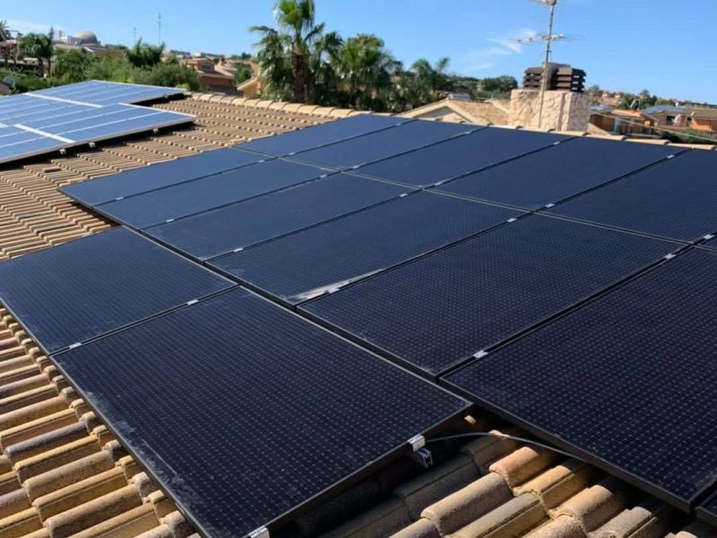 impianto fotovoltaico da 6Kw e solare termico con accumulo acqua calda da 300Lt. vs impianti